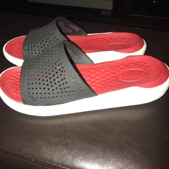 Crocs - Picture 2 of 4